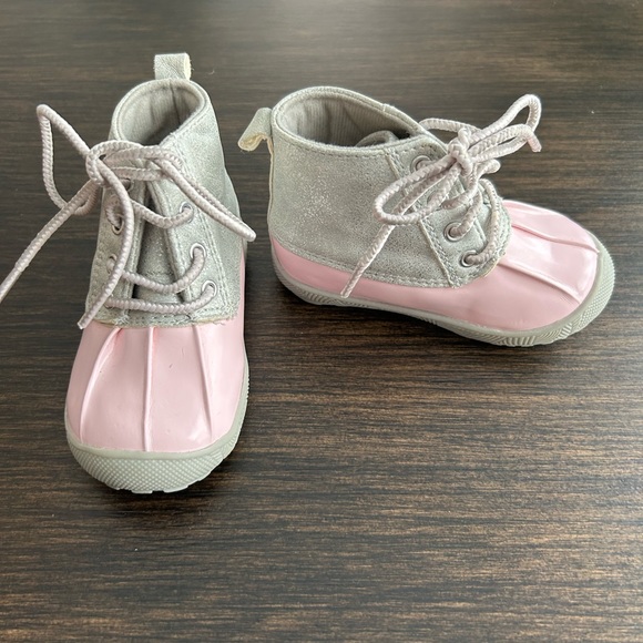 crown & ivy Other - Crown and Ivy baby girl boots